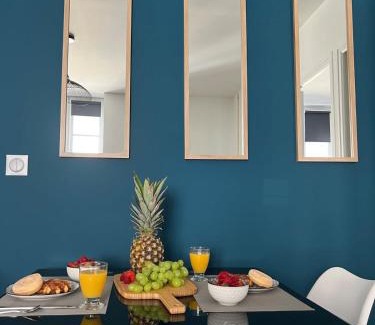 Brive-la-Gaillarde Apartment | Casa Faro -T2 -Hyper Centre Brive -Rue Commerçante