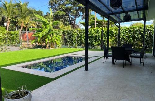 Avellanas Beach House | Casa Flor