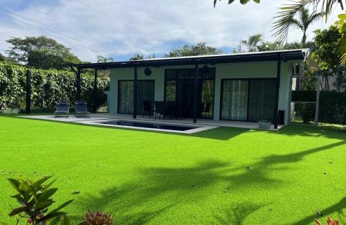 Avellanas Beach House | Casa Flor