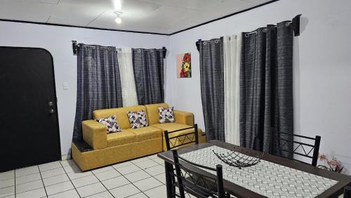 San Vito House | Casa Flor de Azalea