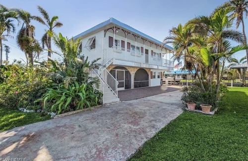 Bokeelia House | Casa Florida 🌴 waterfront home with boat ramp