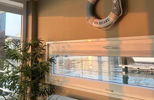 Cimadevilla Boat Rental | Casa Flotante Gijón