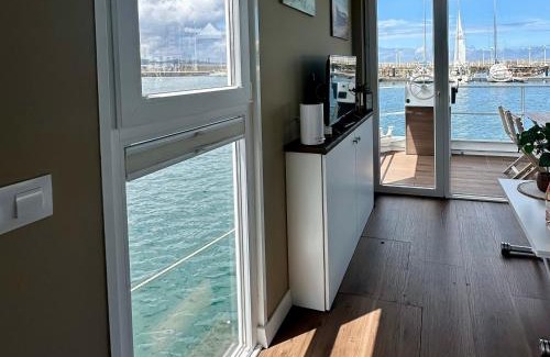Cimadevilla Boat Rental | Casa Flotante Gijón