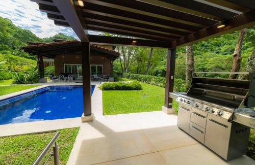 Jaco Villa | Casa Forest 4 bdrs private pool in Los Suenos