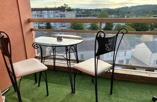Montceau-les-Mines Apartment | Casa