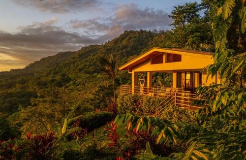Dominical Villa | Casa Frenchie with Private Guesthouse - by Pura Villas