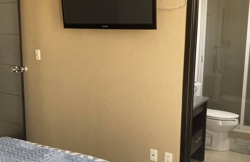 Toluca House | Casa Frente a Parque 2000, a Lado de Pegaso, Cerca de FMF y a 3 min Aeropuerto