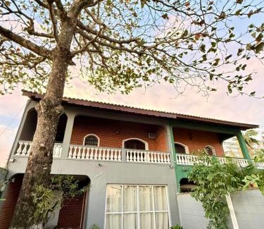 Centro House | Casa frente ao mar/pé na areia no Indaiá até 18 pessoas