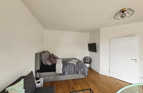 Altglienicke Apartment | Casa Frida - Business Apartment near Airport BER, kitchen, bathroom, balcony, car park
