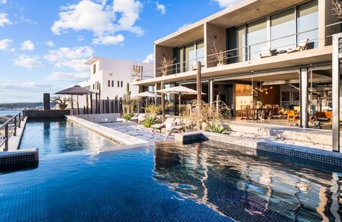 La Paz House | Casa Galería Blackaller