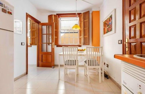 Las Rosas House | Casa Golfin - Your Colorful Vacation Retreat in Tenerife