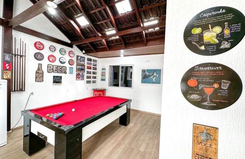 Ze Amandio House | CASA GOLFINHO 348 - casa aconchegante com piscina, churrasqueira, mesa de sinuca e jogos