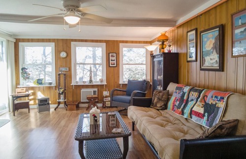 Hollister House | Casa Grammy