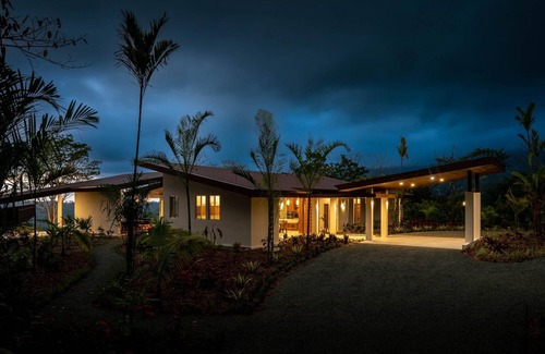 Tres Rios Villa | Casa Grande Del Mar in Puerto Cortés