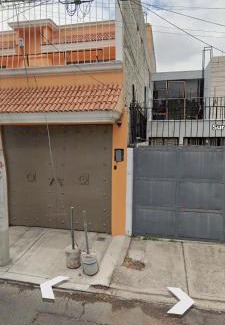 Coyoacan House | Casa gris