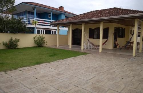 Guaratuba House | Casa Guaratuba espaçosa e confortável