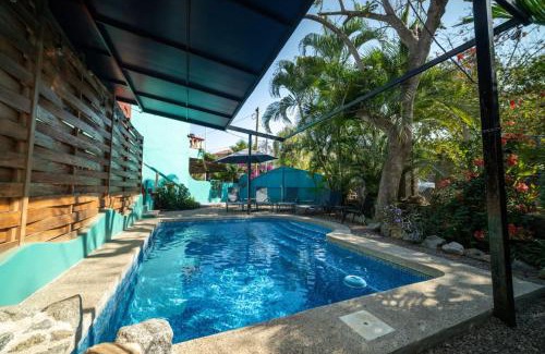 San Francisco Apartment | Casa Happy Sol Atun Balcony Pool Beach Vibes