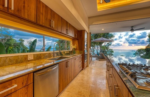 Dominical Villa | Casa Heliconia