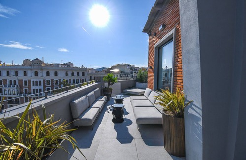 el Camp d'en Grassot i Gracia Nova Apartment | Casa Hercules by Luxe Haus - Penthouse Eixample With View of La Sagrada Familia