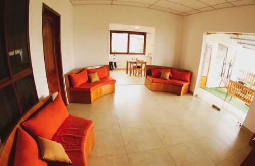 Puerto Villamil House | Casa Hospedaje Punta Arena
