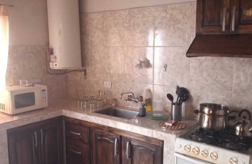 Lujan de Cuyo House | Casa Iaue 1 Baño, Cocina Comedor Amplio con TV, Estacionamiento con Patio Amplio
