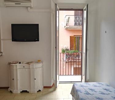 Fondi Apartment | Casa in Centro