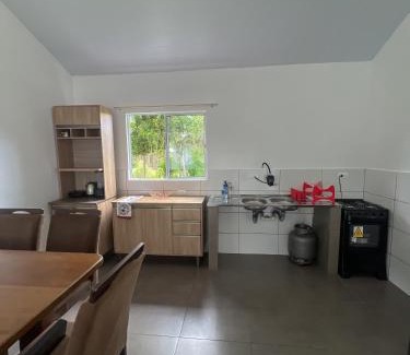 Riviera House | Casa inteira em chácara, 20 min centro.