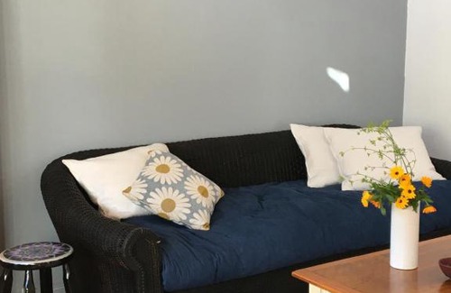 Santiago Apartment | Casa Interior con jardín