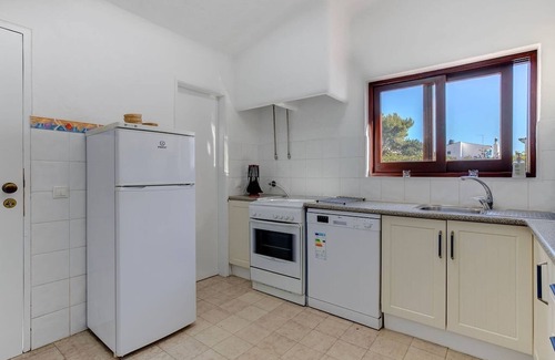 Vale de Covo Villa | Casa Irena Spacious 4 Bedroom Offering Private Heated Pool
