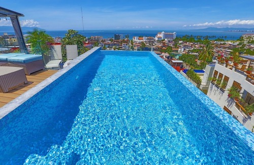 Colonia 5 de Diciembre House | Casa Isacamil - Impeccable Views, Contemporary, Rooftop Pool, Proximity to Town