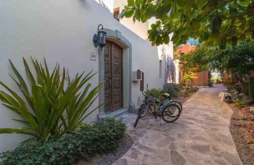 Nopolo House | Casa Isla 2BR by Casago