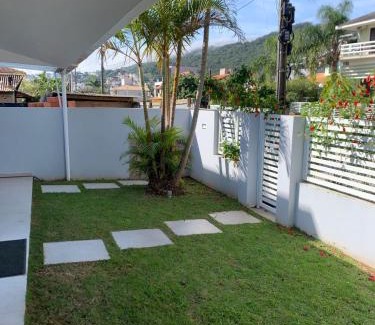 Garopaba House | Casa Jardim Garopaba