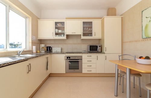Carvoeiro Ski Chalet | Casa Jasmine - Private pool and just 10 minute walk to beach and town