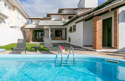 Jurere Internacional House | Casa Jurere Internacional com 6 quartos e piscina, churrasqueira , 300m do mar