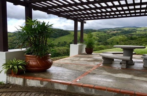Aguacate House | Casa Katalena-Beautiful Lakefront Home with Spectacular Views.