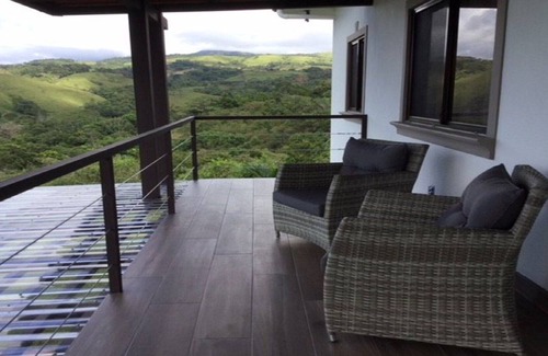 Aguacate House | Casa Katalena-Beautiful Lakefront Home with Spectacular Views.