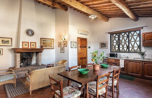 Barberino Tavarnelle House | Casa Katia M: A pleasant and spacious two-story apartment in the characteristic style of the Tuscan countryside, with Free WI-FI.