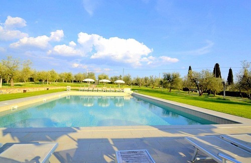 Barberino Tavarnelle House | Casa Katia M: A pleasant and spacious two-story apartment in the characteristic style of the Tuscan countryside, with Free WI-FI.