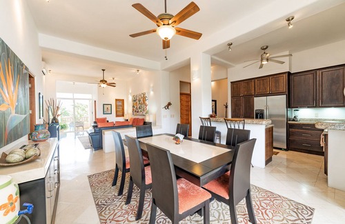 P Chahue Condo | Casa Kiskadee - HUATULCO HAVEN - 3 BEDROOM STEPS FROM PLAYA CHAHUE AND CHEDRAUI
