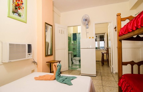 Centro Havana Bed & Breakfast | Casa klensy y Danny