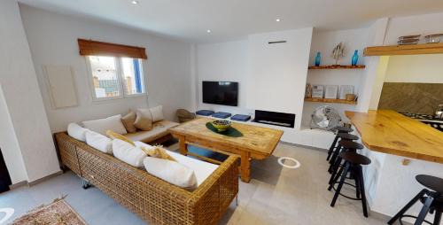 Malaga-Este House | Casa López- Lujosa casa de playa en Málaga