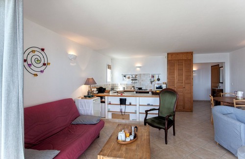Porticciolo Apartment | Casa l'Alivi, beautiful apartment with terrace and garden with sea view