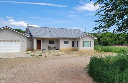 La Cienaga House | Casa La Capilla: Rural Creekside Retreat near SF
