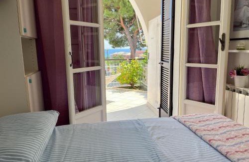 Ceriale Apartment | Casa La Perla - Alloggio con terrazza panoramica, piscina e free parking