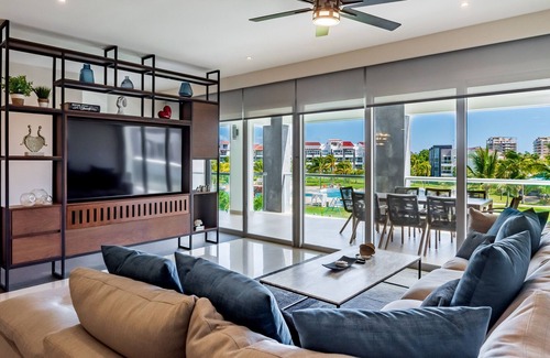 Puerto Juarez Condo | Casa Lanai 4 Bedroom Condo by Redawning