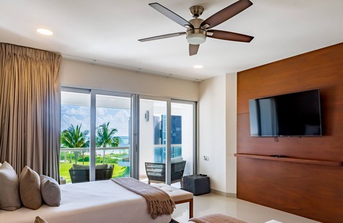 Puerto Juarez Condo | Casa Lanai 4 Bedroom Condo by Redawning
