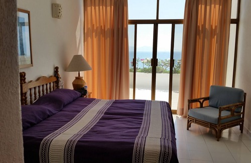 Club Santiago House | Casa Lang is a Private Beachfront Paradise in Manzanillo. Mexico