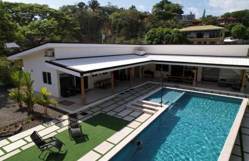 Esterillos House | Casa Las Olas
