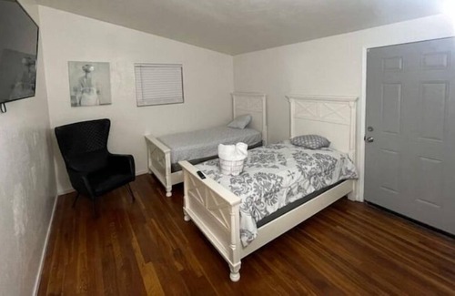 Ridgecrest House | CASA LAS PALMAS