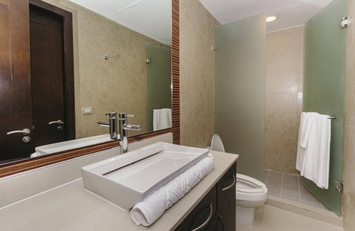Puerto Juarez Condo | Casa Las Perlas New !! At Mareazul 2 Bedroom Condo by Redawning